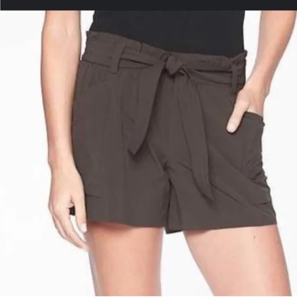 Athleta Skyline 2 Paper Bag Shorts | Olive Green Loden | Size 2